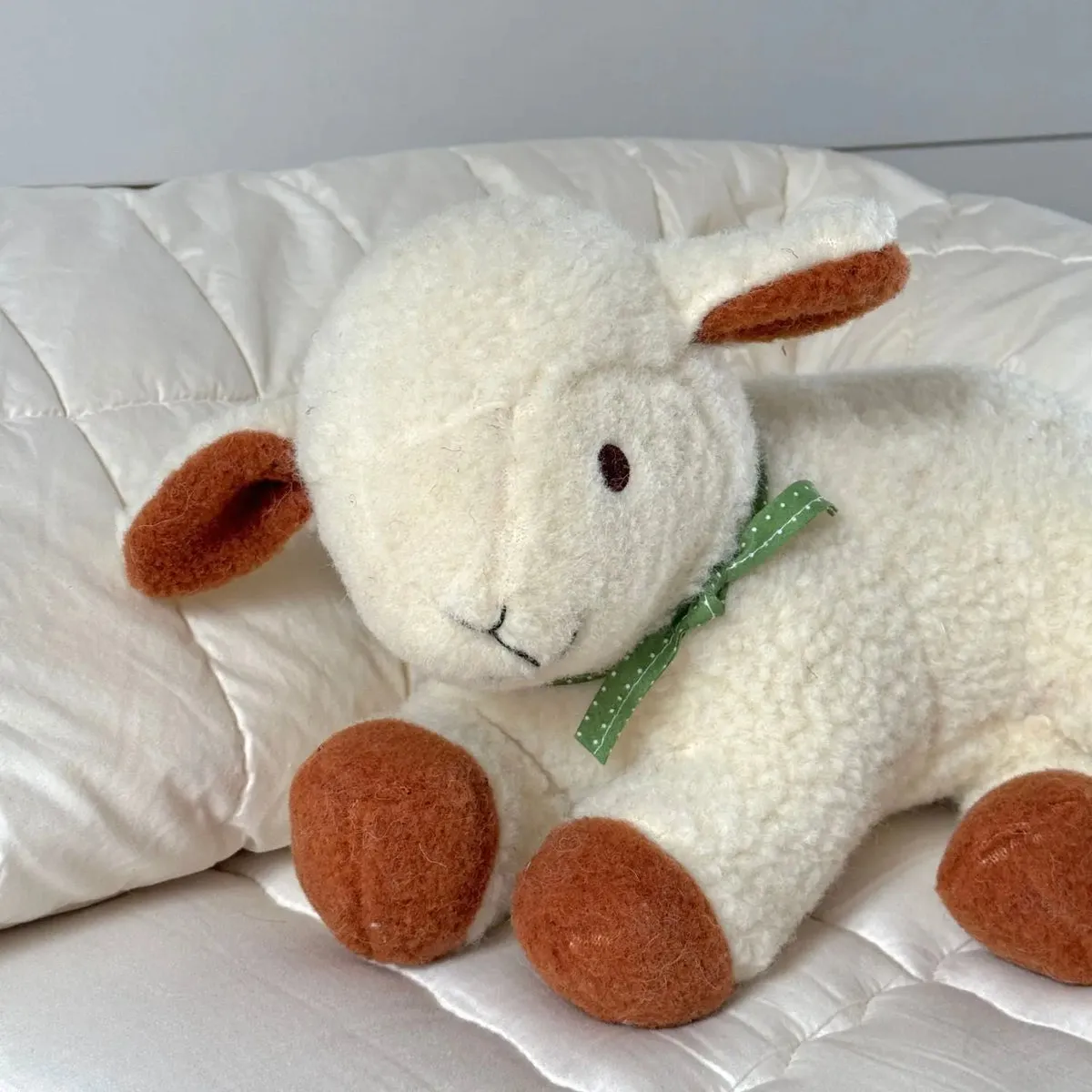 Lil Inappy Sassoupi peluche grand mouton laine vierge