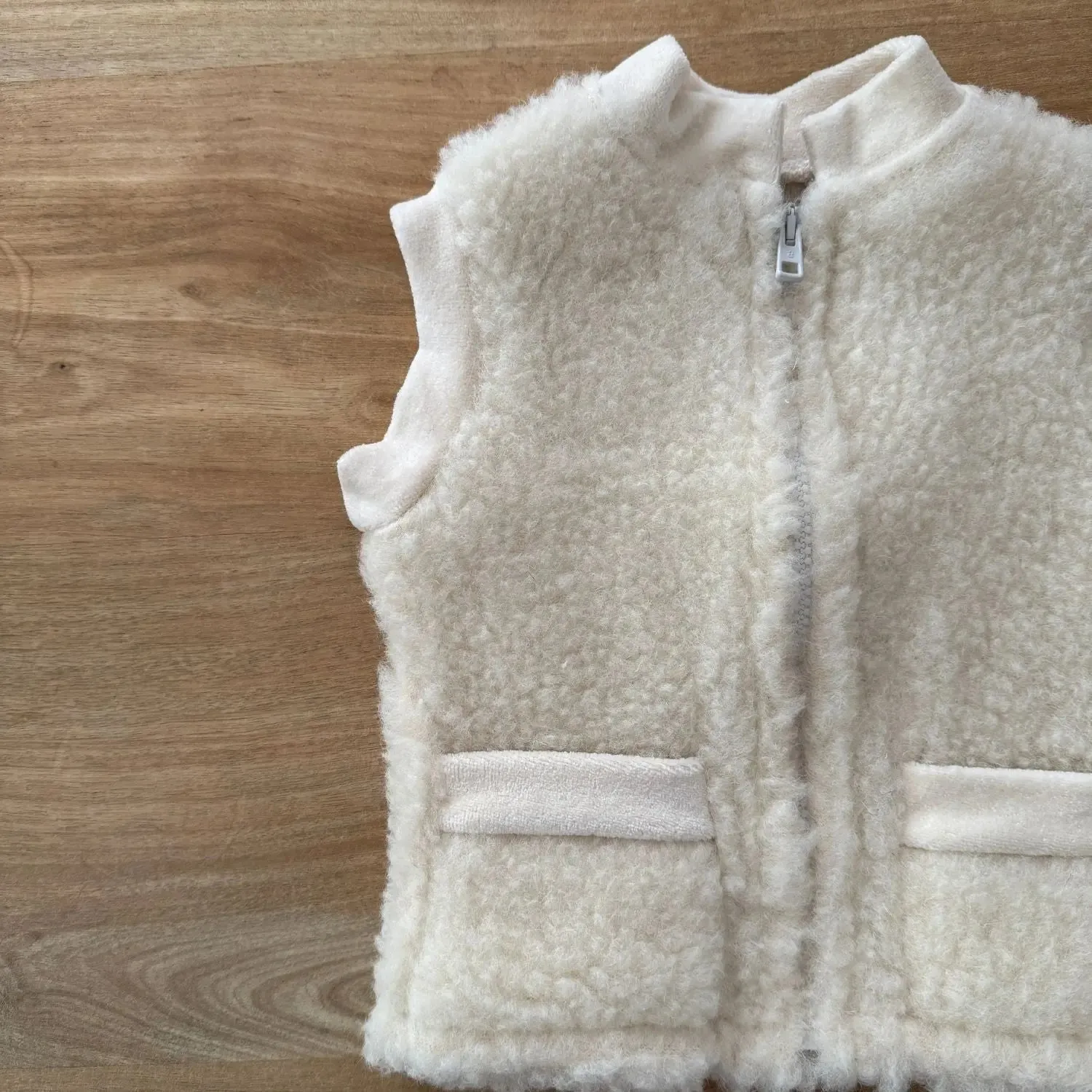Sassoupi gilet en laine pour enfant sans manches