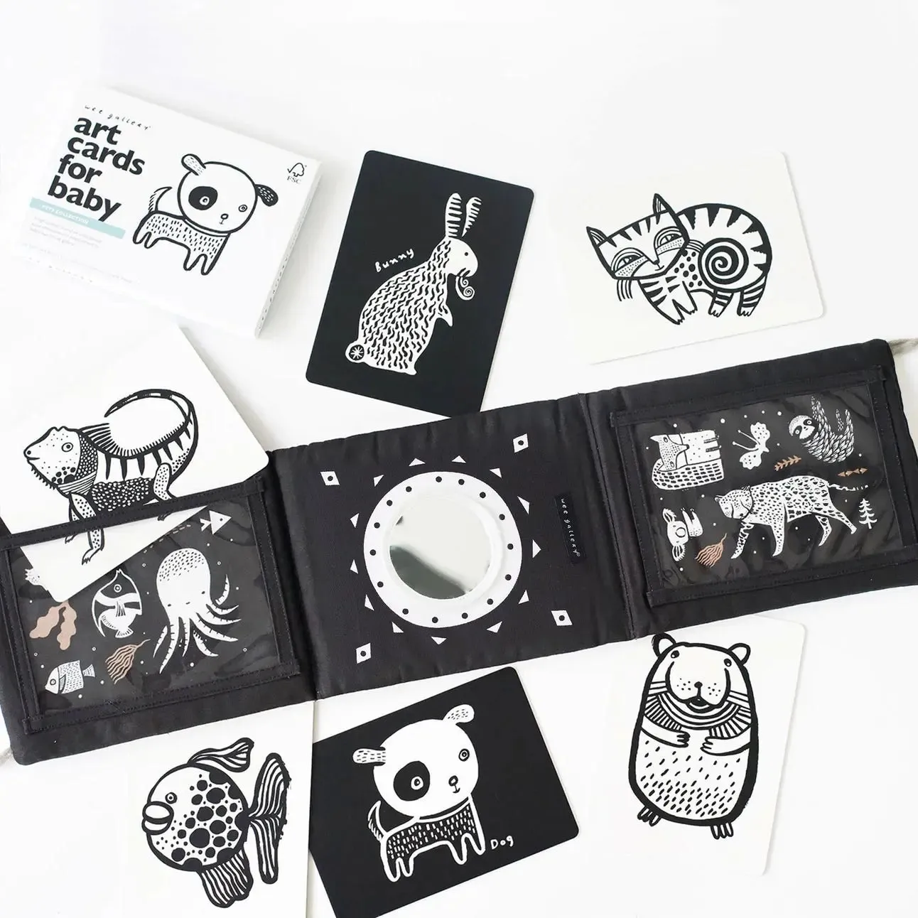 Wee Gallery coffret éveil support et cartes contrastées