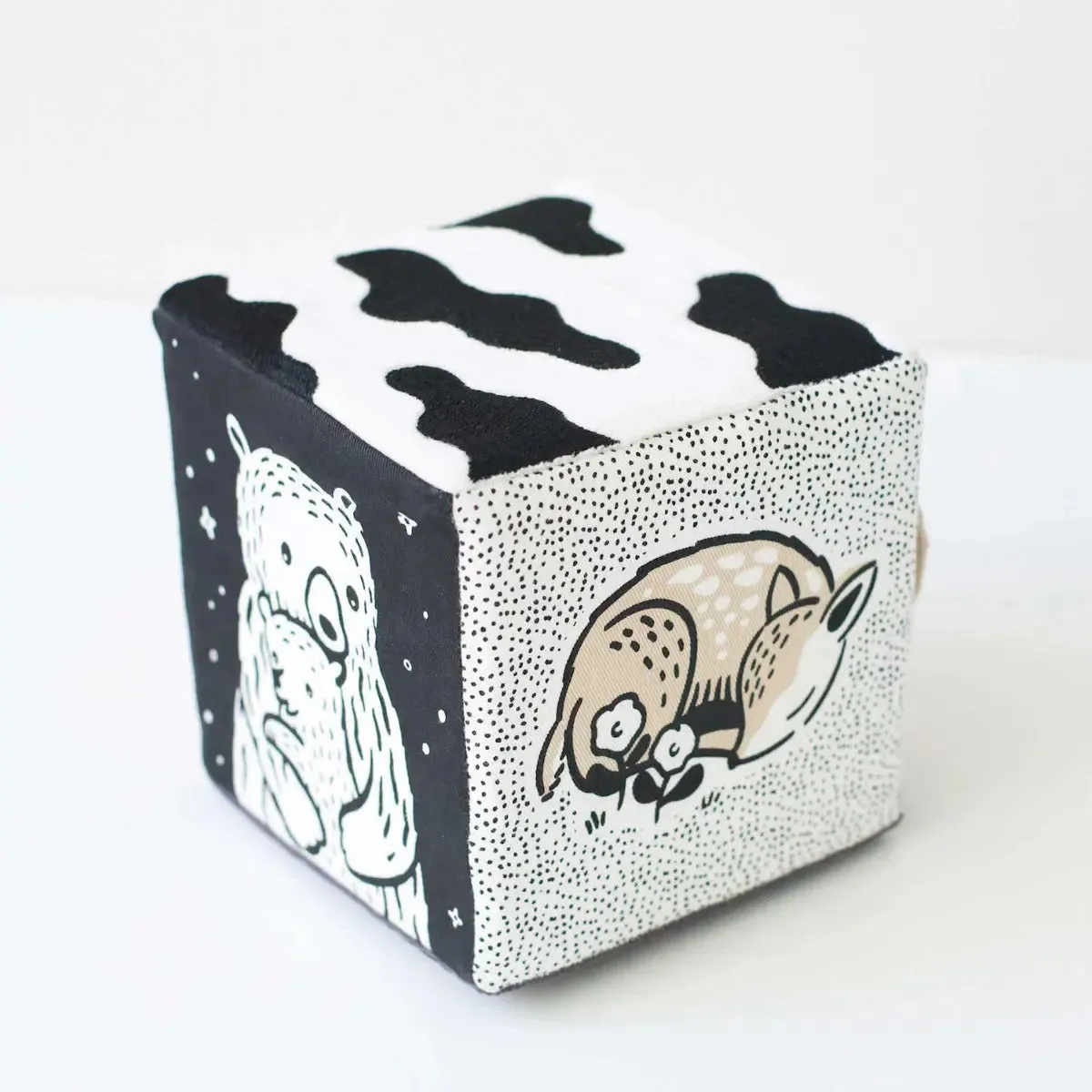 Wee Gallery cube sensoriel bébé coton bio