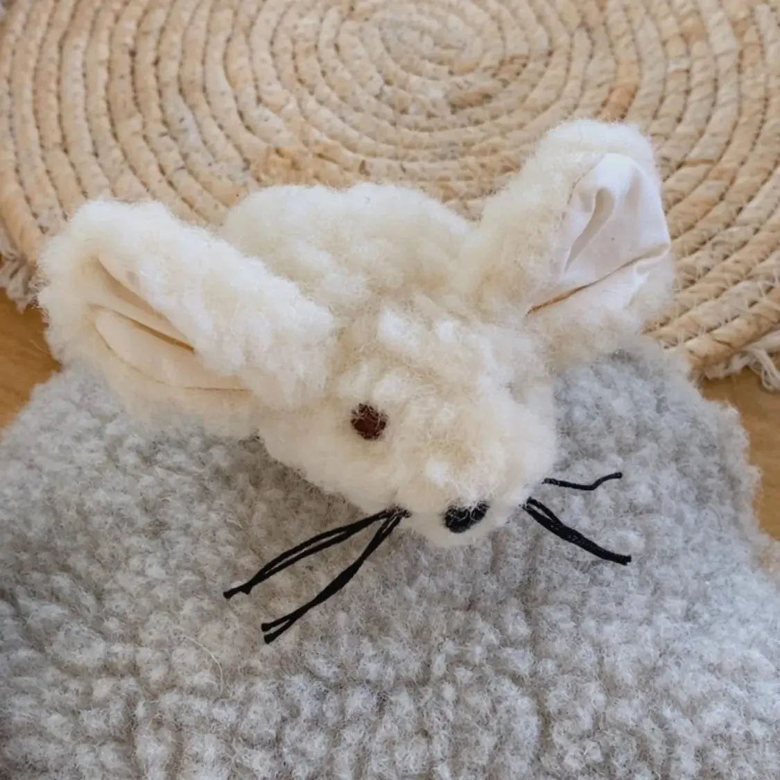 Sassoupi petite souris laine vierge doudou
