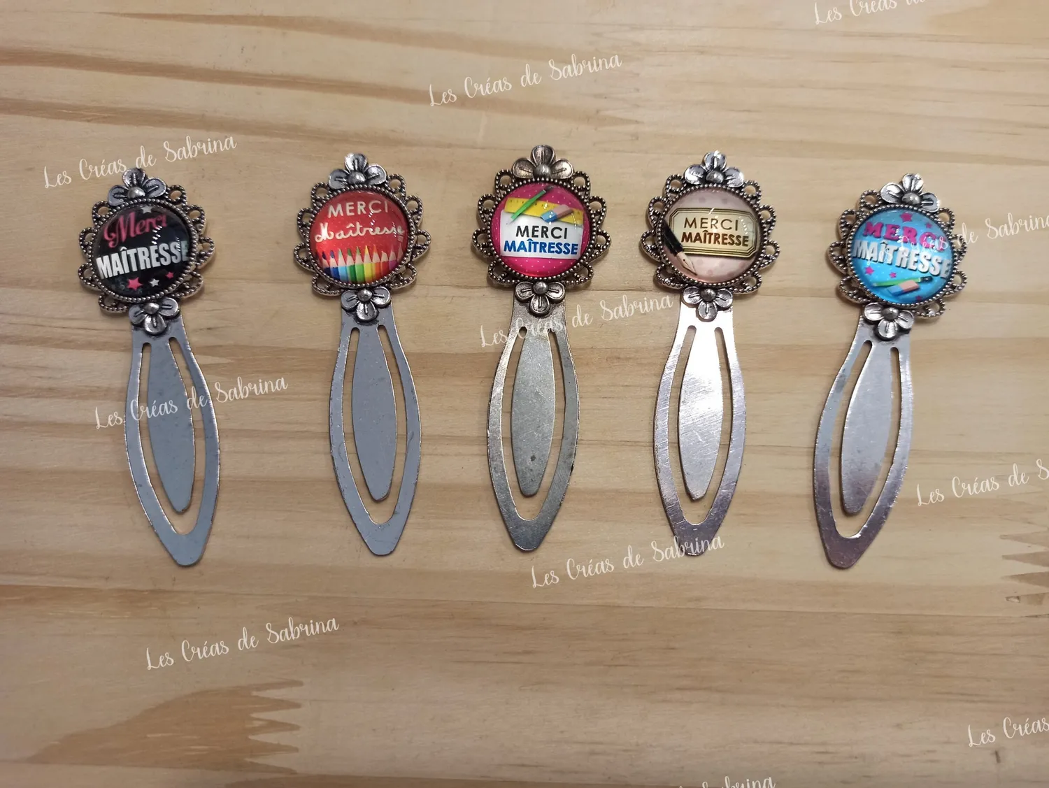 Les Créas de Sabrina marque-page cabochon verre 8 cm