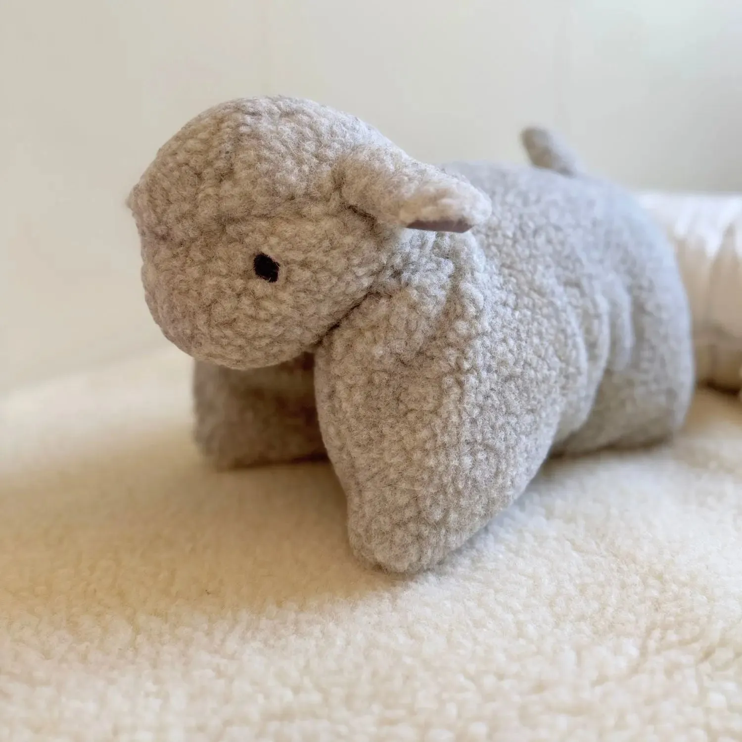 Sassoupi coussin doudou mouton laine vierge 30x40 cm