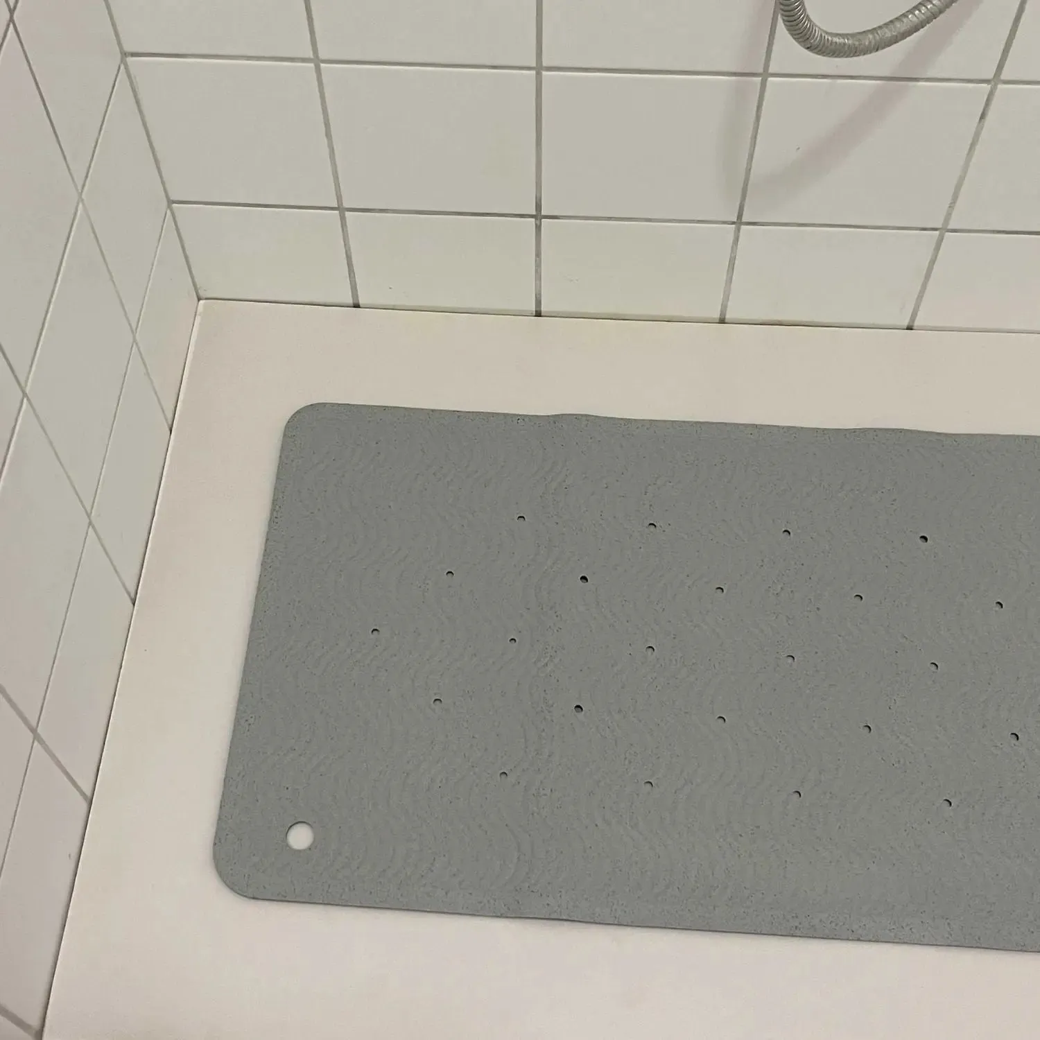 Hevea Wave tapis de bain caoutchouc 69x39cm antédérapant