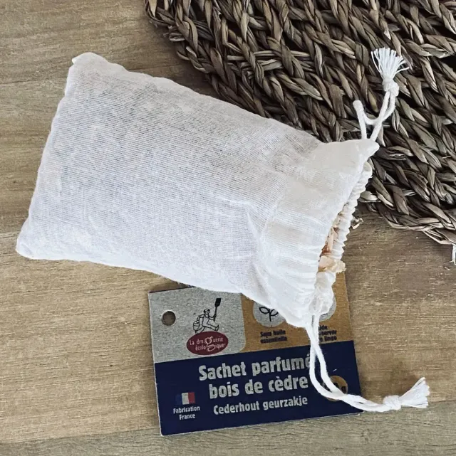 La Droguerie Écologique sachet bois de cèdre antimite laine