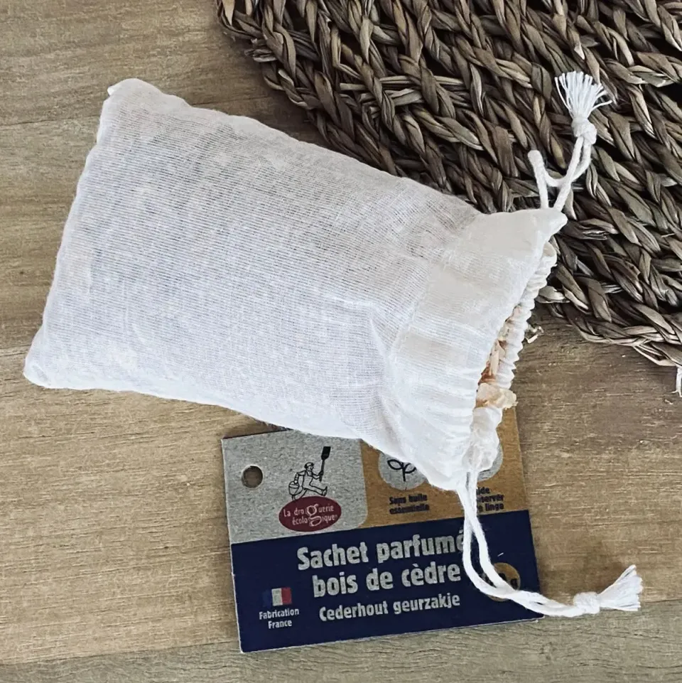 La Droguerie Écologique sachet bois de cèdre antimite laine