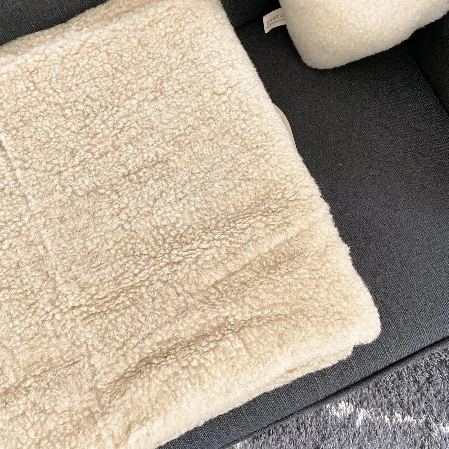 Sassoupi couverture laine vierge naturel