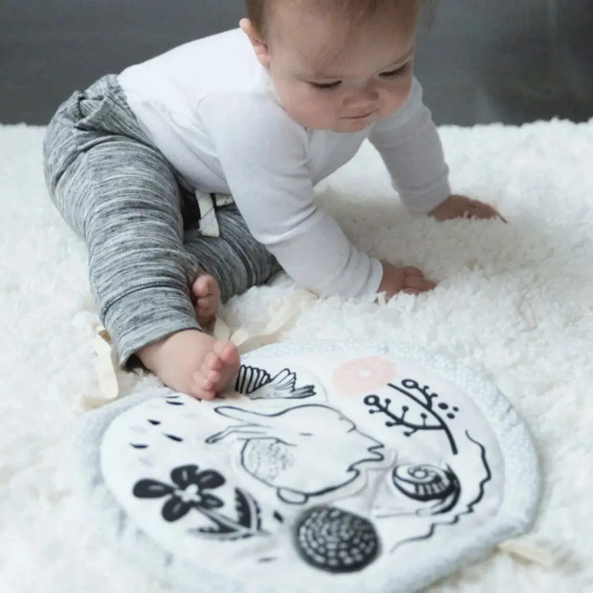 Wee Gallery Meadow petit tapis d'activité rond coton bio