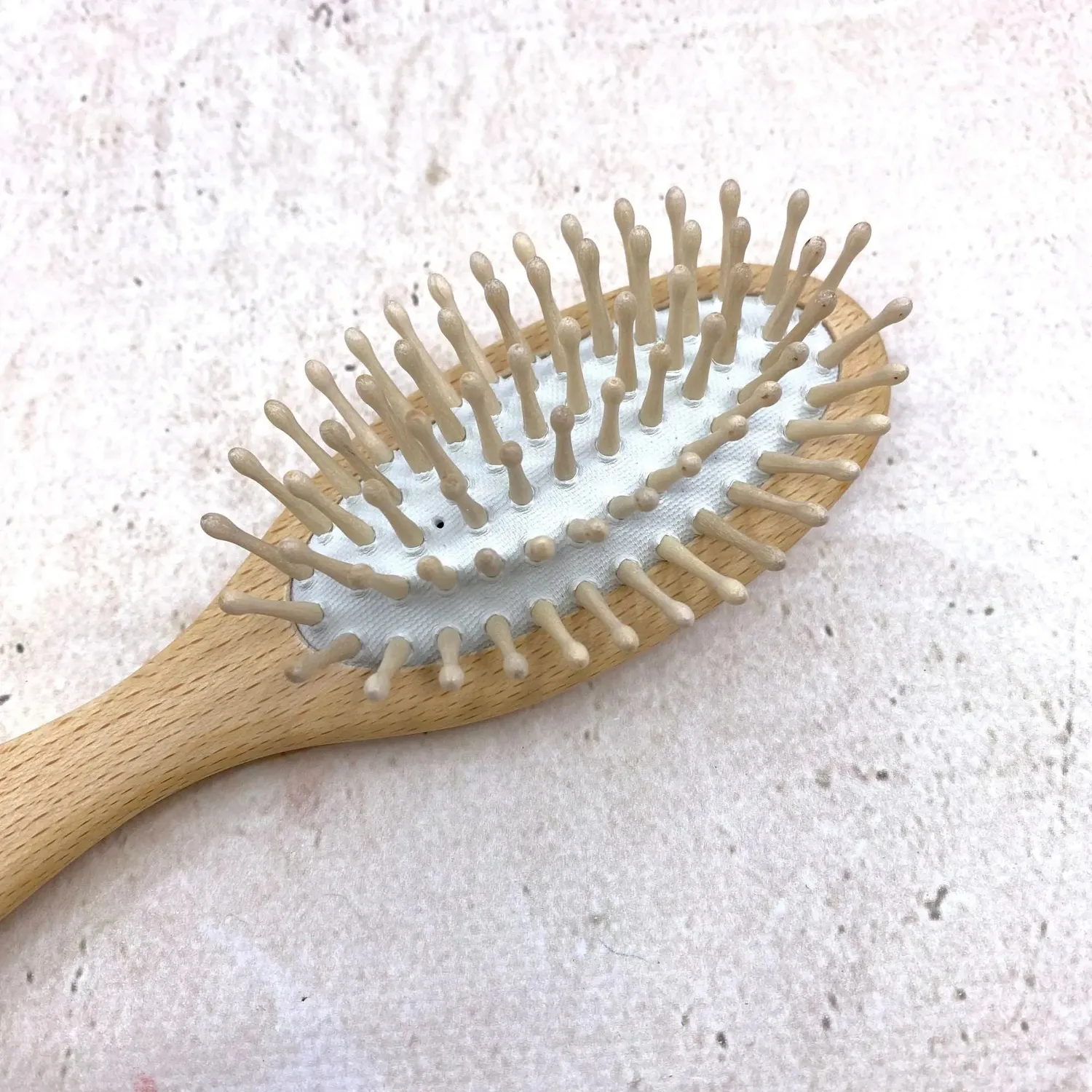 Anaé brosse à cheveux en bois à picots hêtre ciré