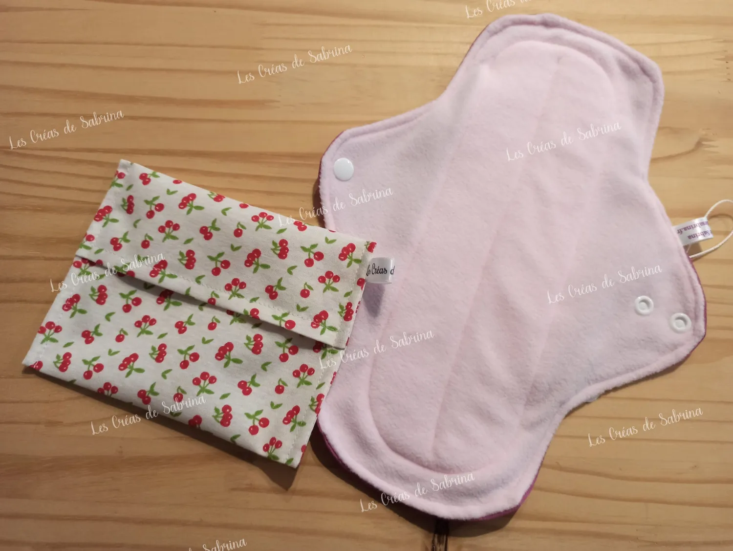 Les Créas de Sabrina Cerises pochette savon imperméable 12x15 cm