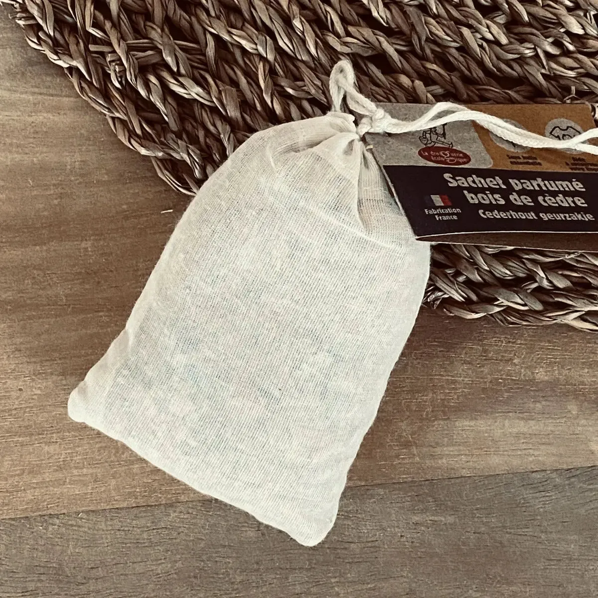 La Droguerie Écologique sachet bois de cèdre antimite laine