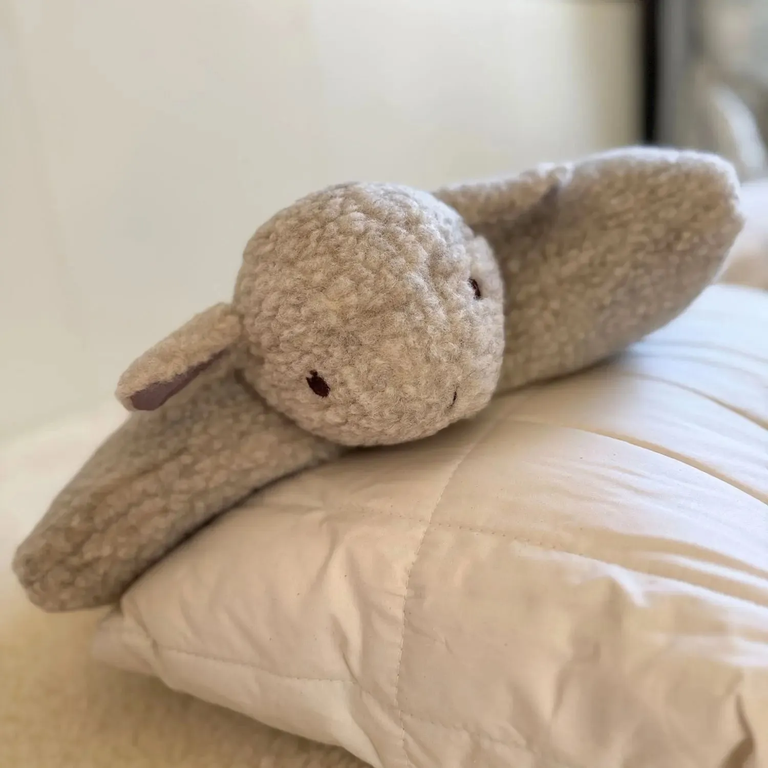 Sassoupi coussin doudou mouton laine vierge 30x40 cm
