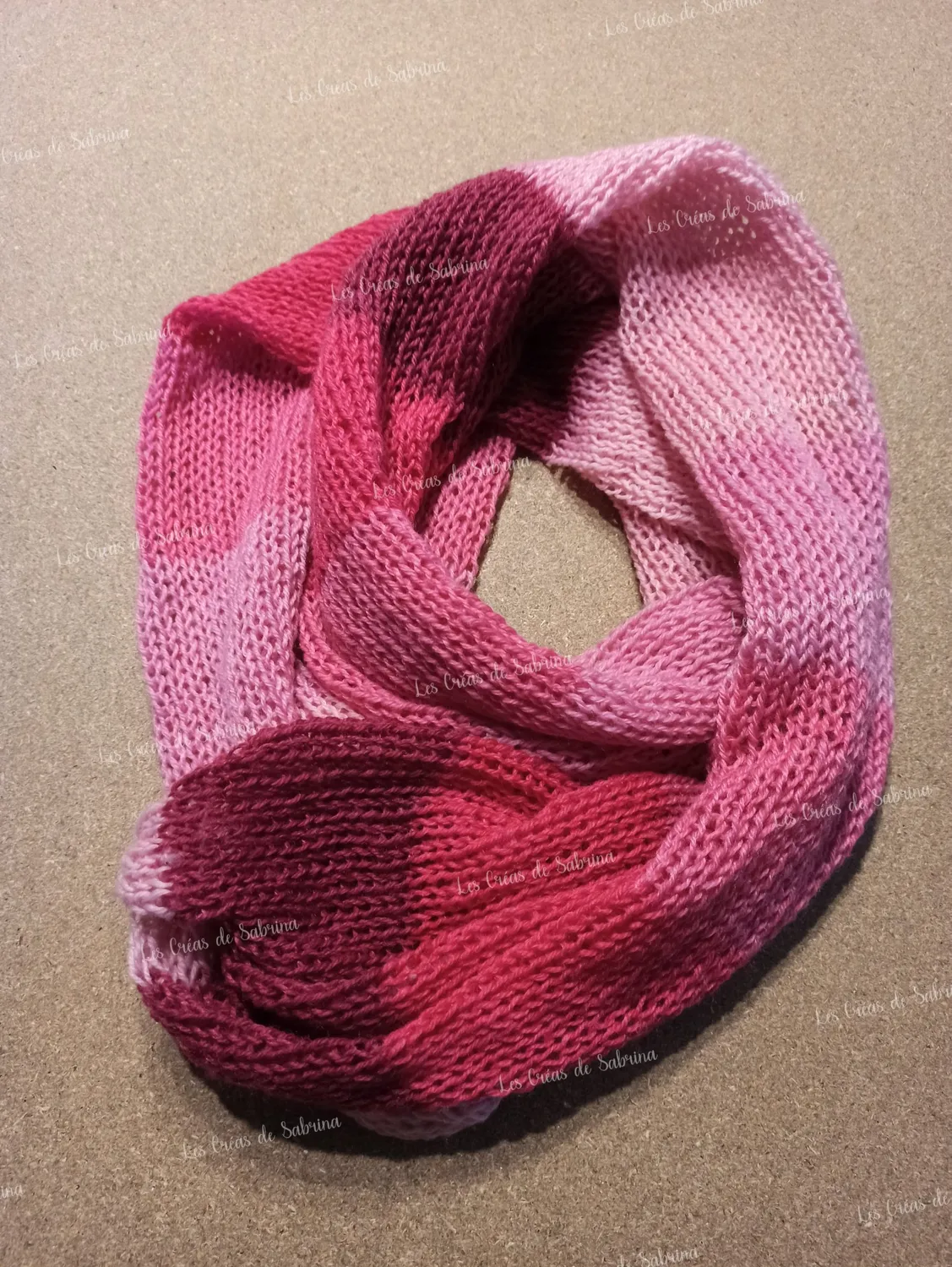 Les Créas de Sabrina écharpe multicolore tricotée adulte rose