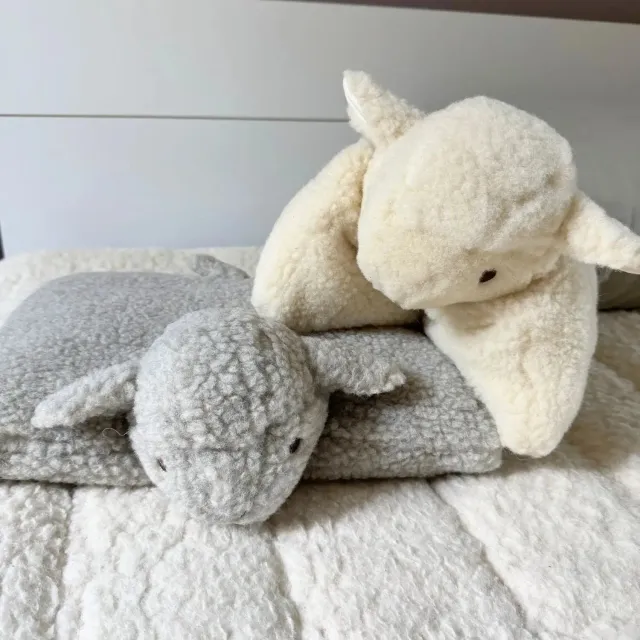 Sassoupi coussin doudou mouton laine vierge 30x40 cm