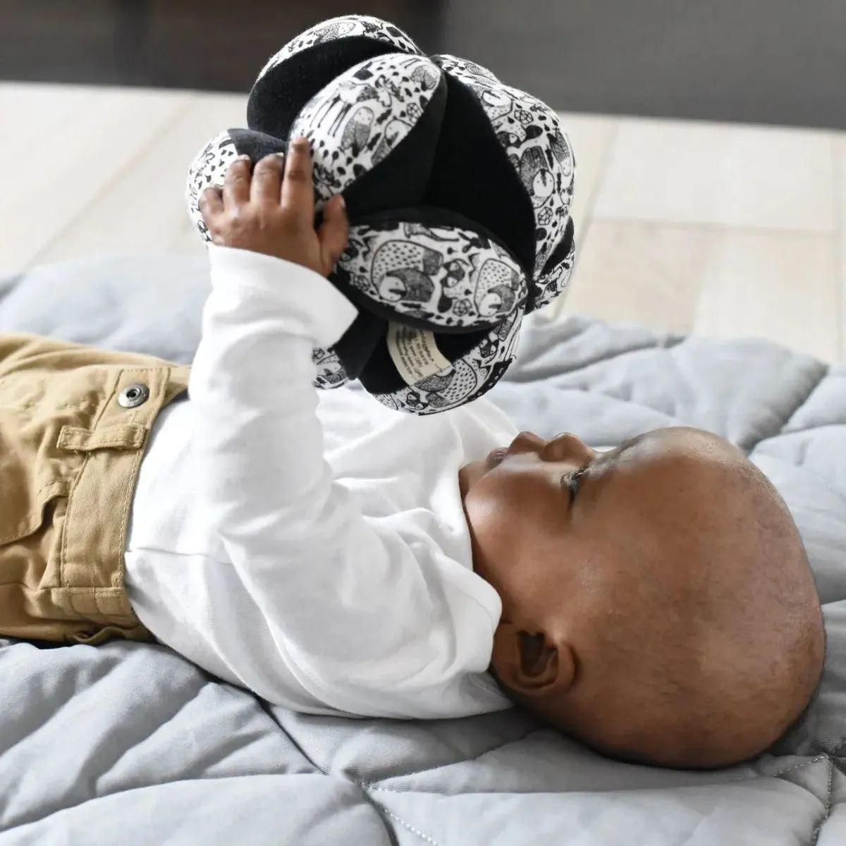Wee Gallery balle sensorielle en tissu