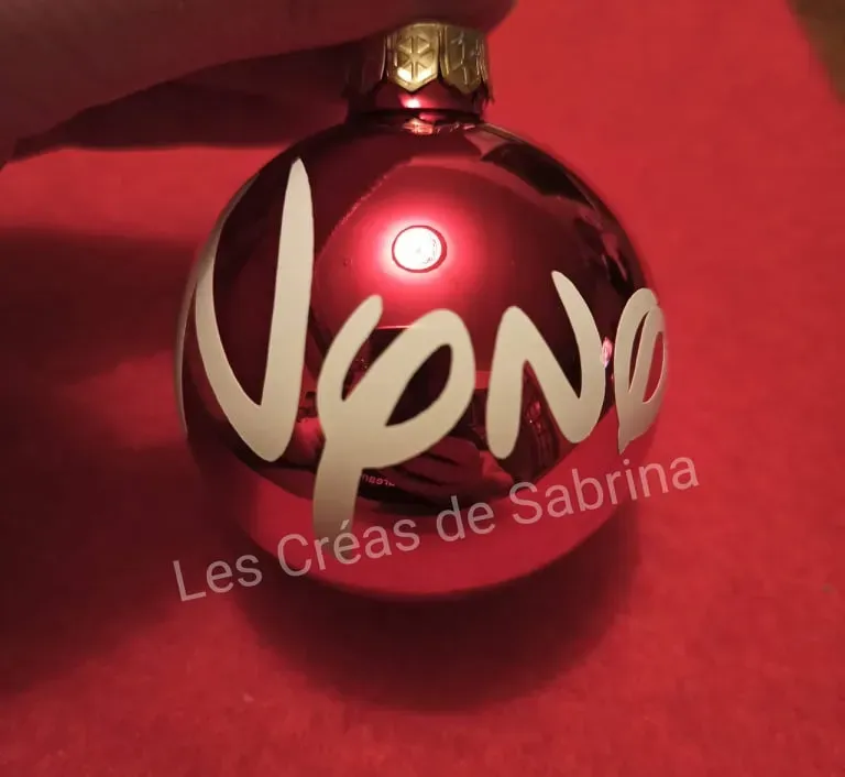 Les Créas de Sabrina boule de Noël personnalisée verre prénom