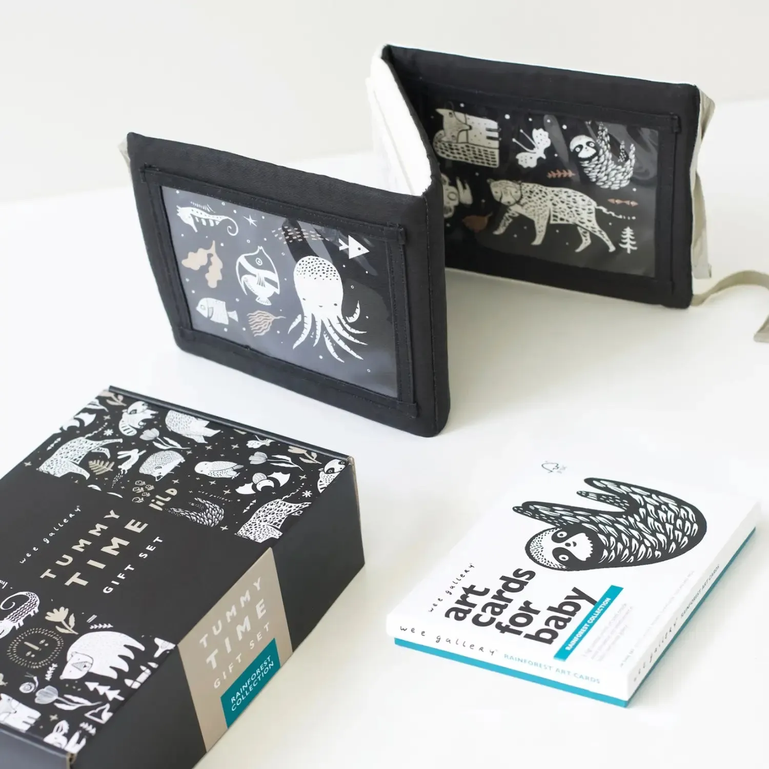 Wee Gallery coffret éveil support et cartes contrastées
