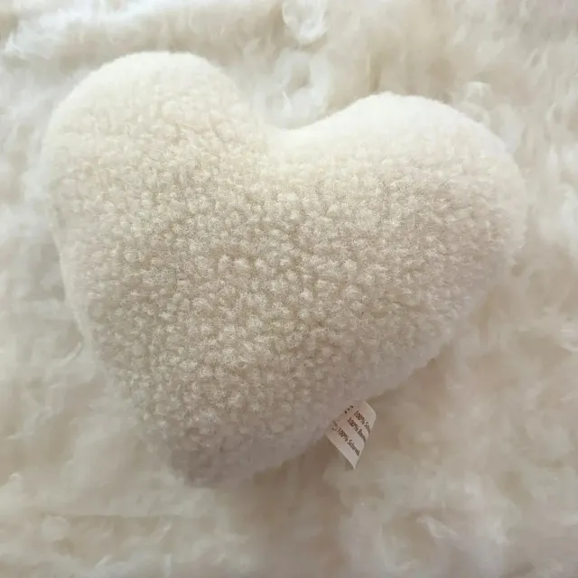 Sassoupi coussin cœur laine vierge