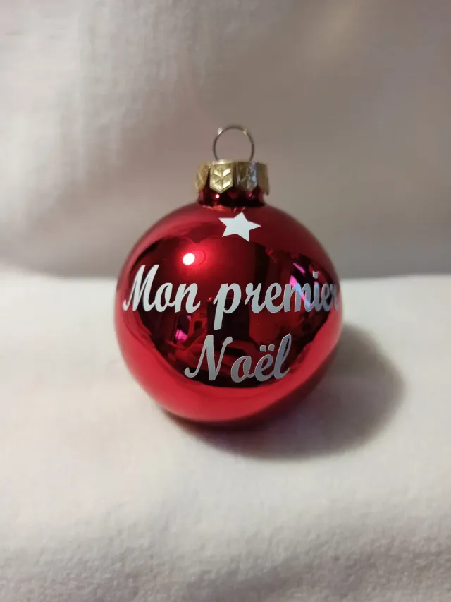 Les Créas de Sabrina Mon premier Noël boule en verre rouge 6 cm
