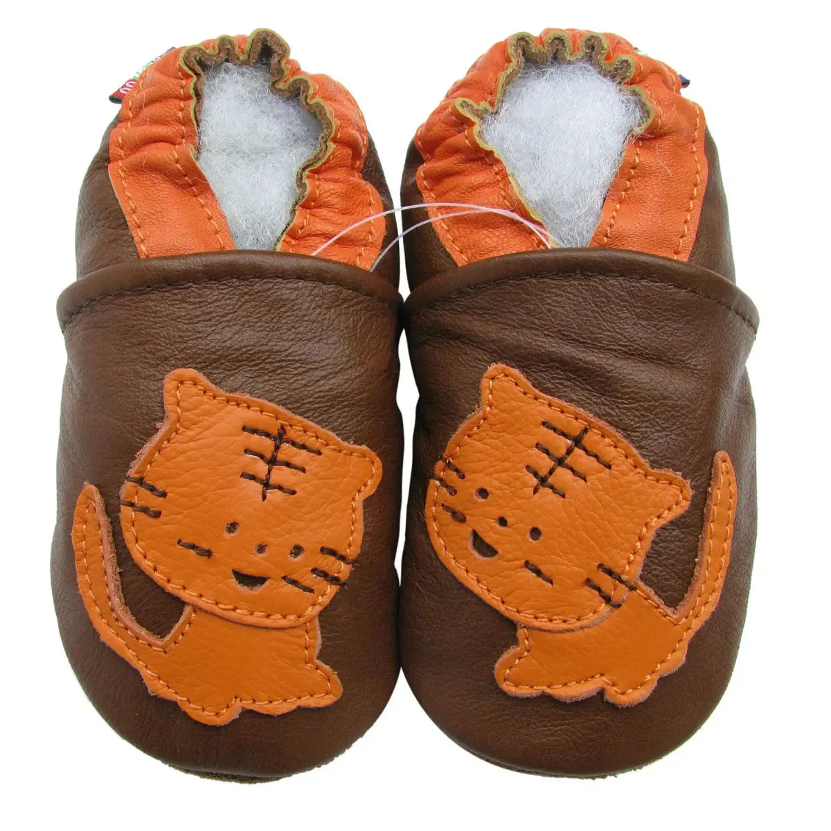Carozoo Bunny chaussons cuir souple fond rouge